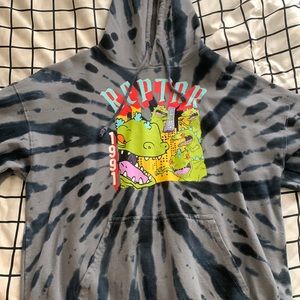 tie dye grahic sweatshirt